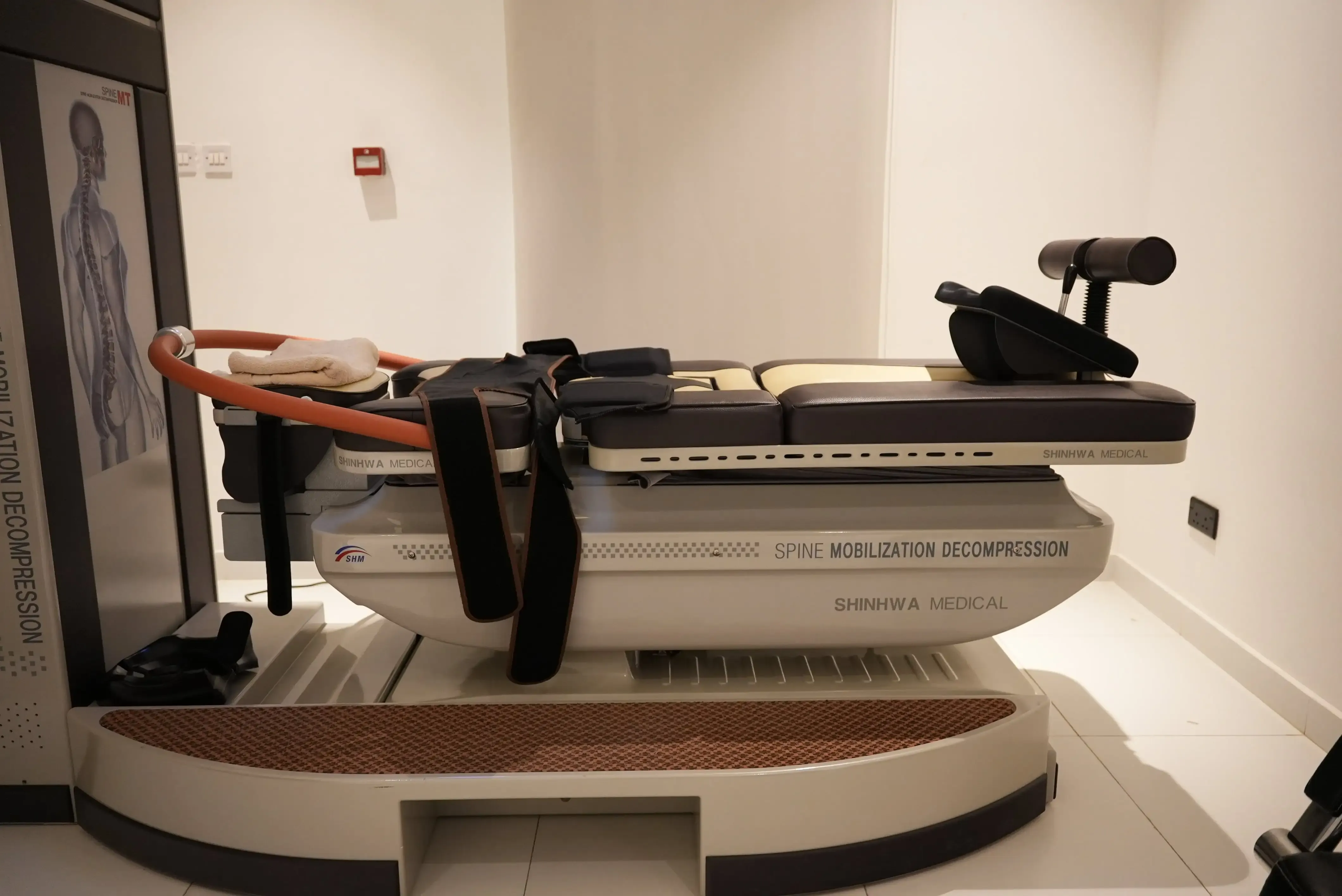 footer.services.spinalDecompression